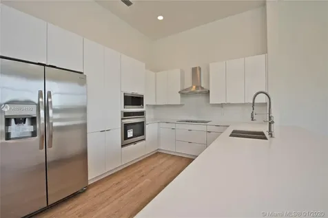 2717 Edgewater Court Weston FL 33332