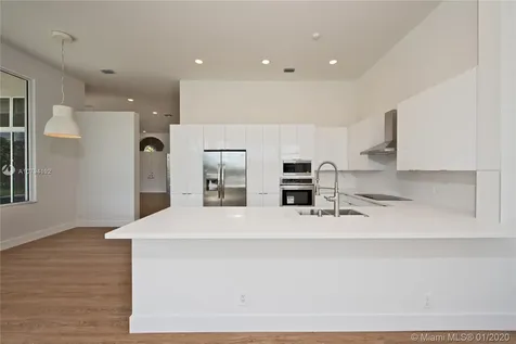 2717 Edgewater Court Weston FL 33332
