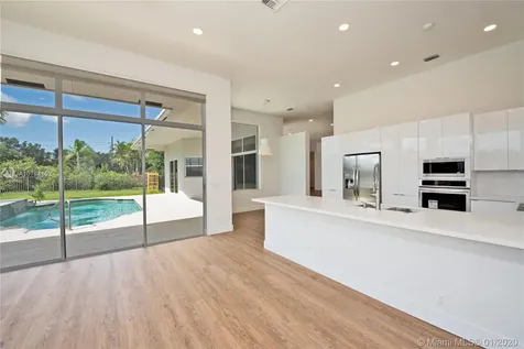 2717 Edgewater Court Weston FL 33332