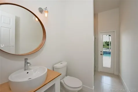 2717 Edgewater Court Weston FL 33332