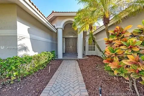 2717 Edgewater Court Weston FL 33332