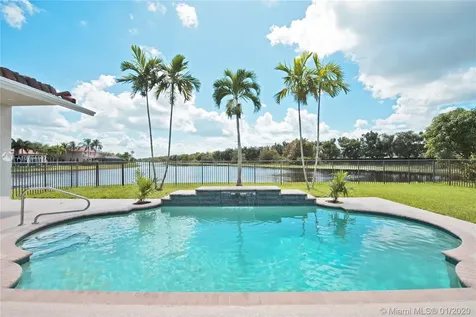 2717 Edgewater Court Weston FL 33332