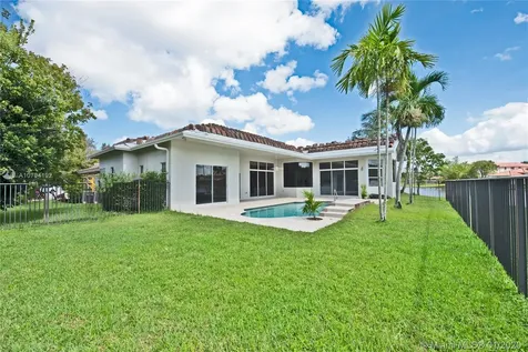 2717 Edgewater Court Weston FL 33332