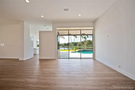 2717 Edgewater Court Weston FL 33332