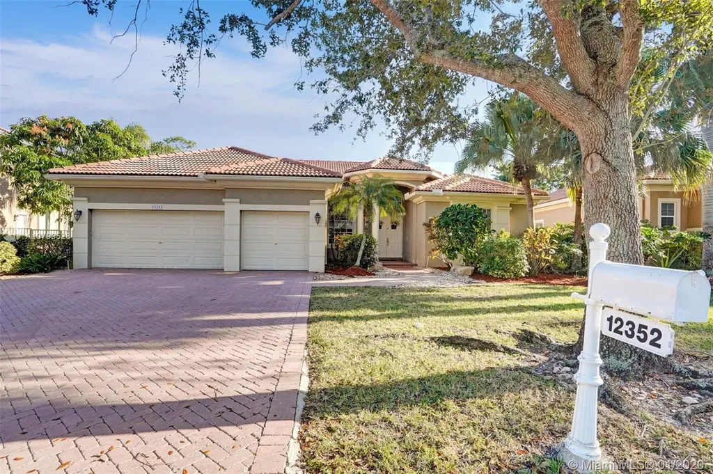 12352 NW 48th Drive Coral Springs FL 33076