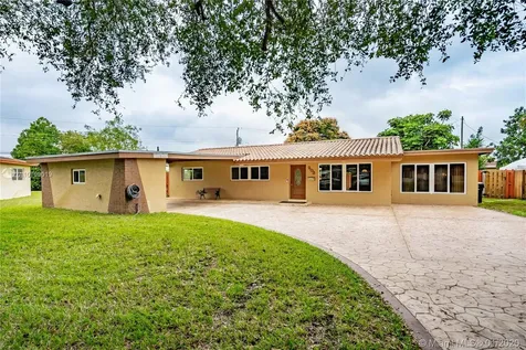 203 S 56th Terrace Hollywood FL 33023