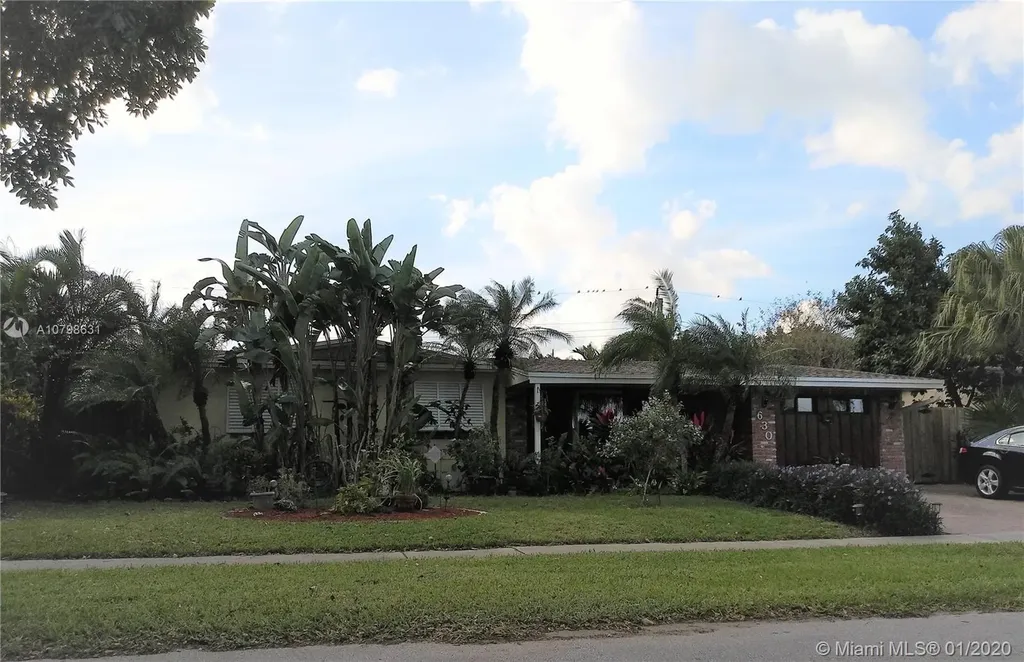 630 SW 67th Avenue Pembroke Pines FL 33023