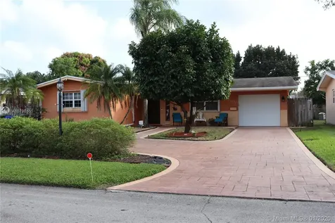 8800 NW 11th Court Pembroke Pines FL 33024