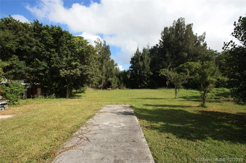 15025 NE 8th Avenue Miami FL 33161