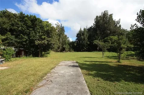 15025 NE 8th Avenue Miami FL 33161