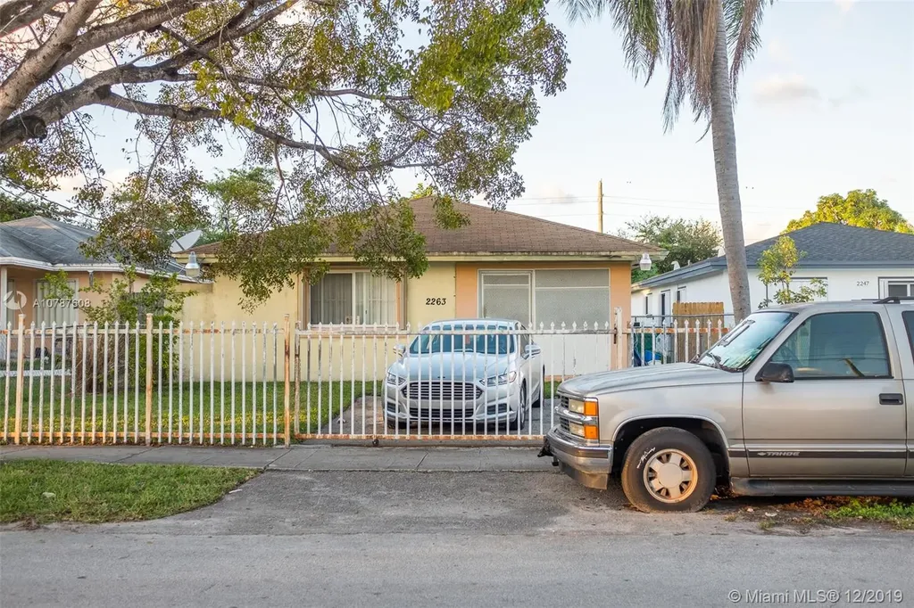 2263 NW 57th Street Miami FL 33142