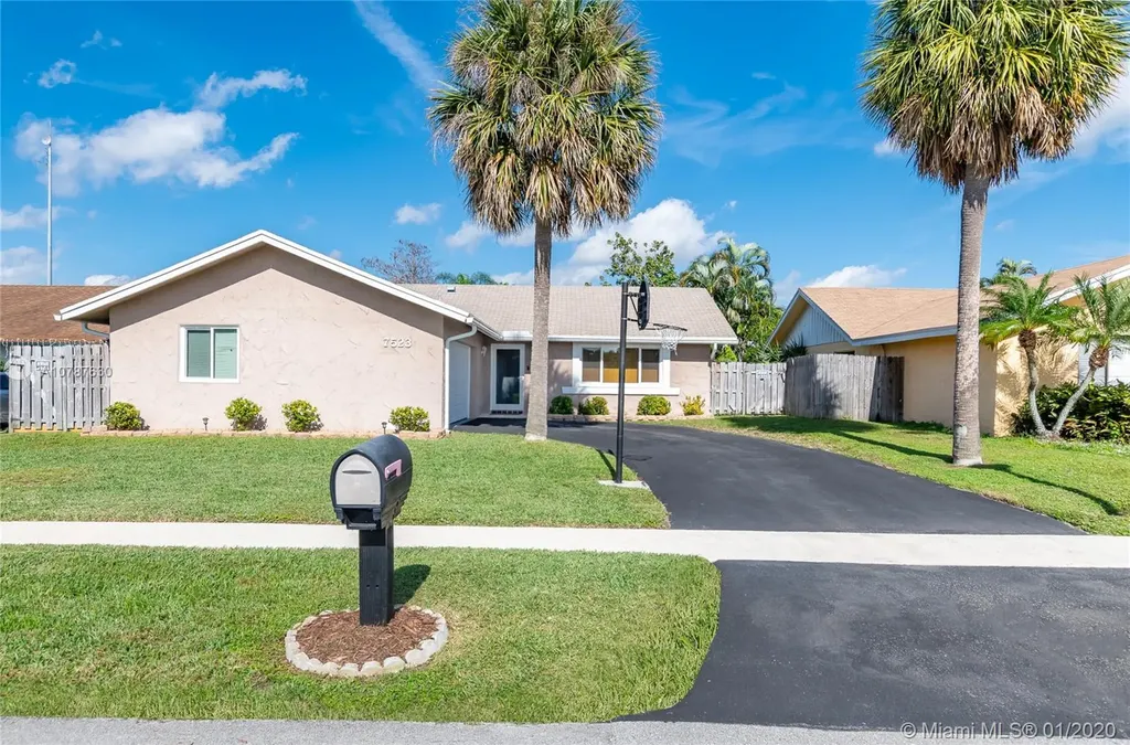 7523 SW 6th Street North Lauderdale FL 33068
