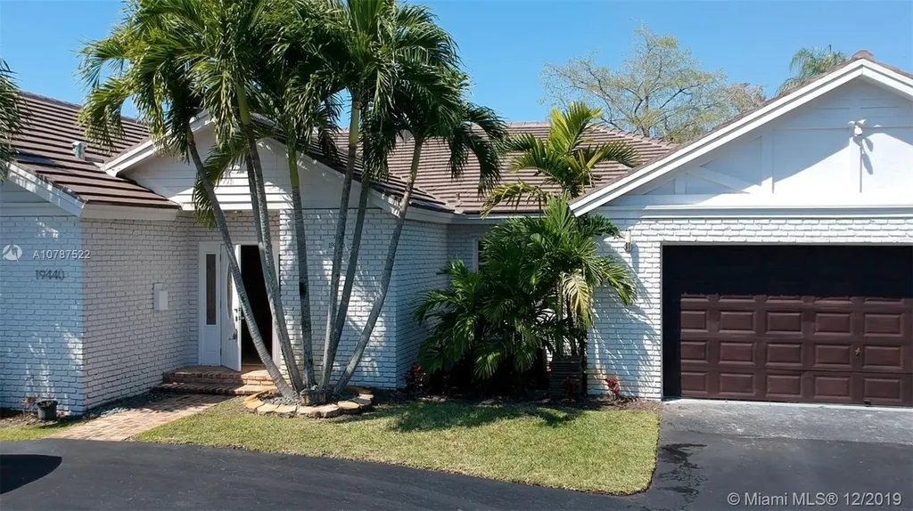 19440 W Saint Andrews Drive Hialeah FL 33015