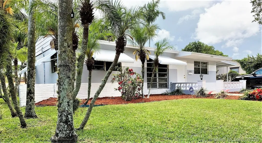 3000 N 72nd Way Hollywood FL 33024