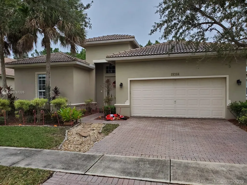 19384 S Whitewater Avenue Weston FL 33332