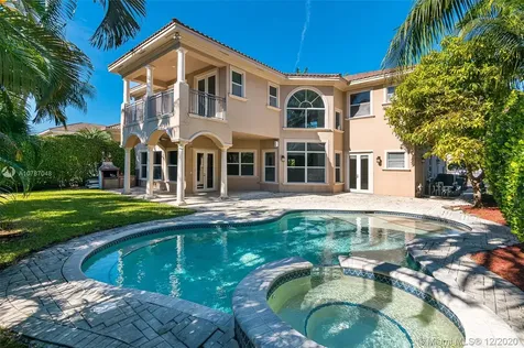 800 Beacon Court Hollywood FL 33019