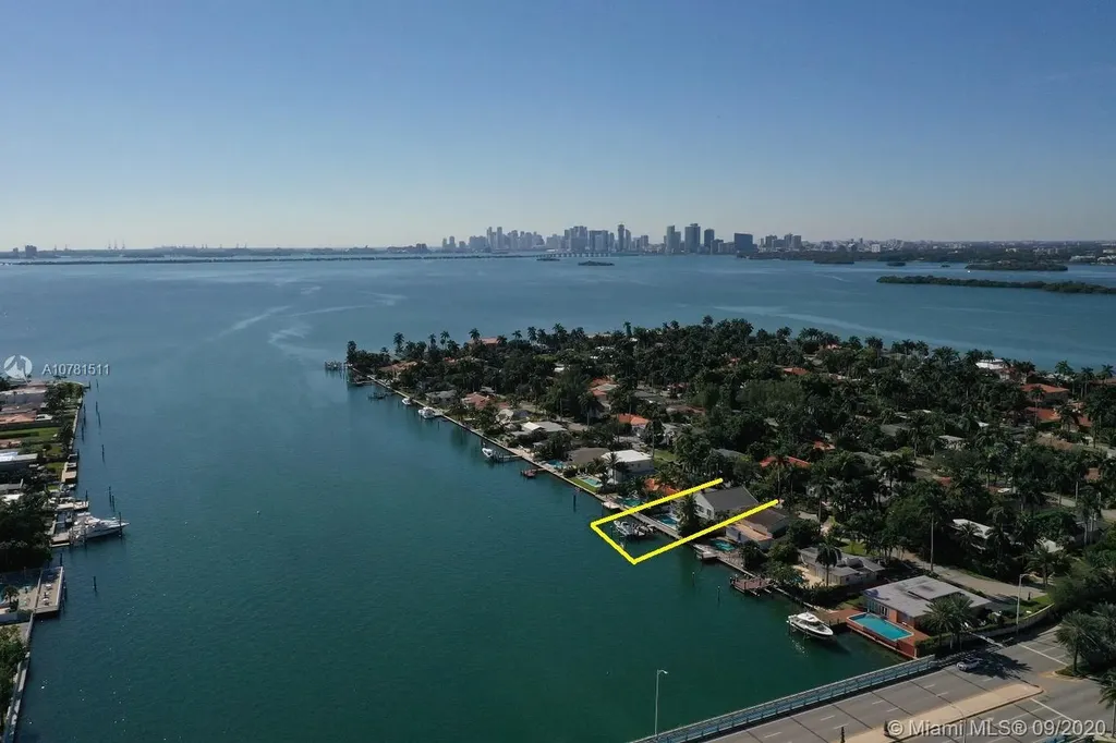 7623 Beachview Drive North Bay Village FL 33141