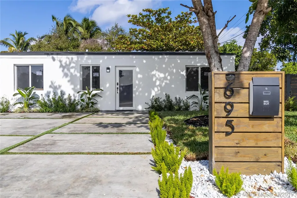 695 NE 130th Street North Miami FL 33161