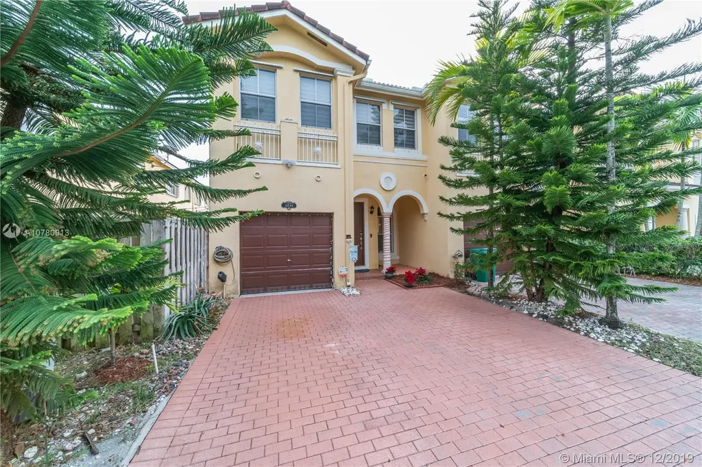 14944 SW 9th Terrace Miami FL 33194