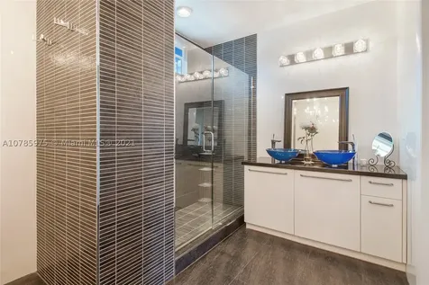 7934 West Drive North Bay Village FL 33141