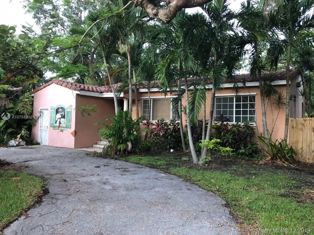 6029 SW 62nd Avenue South Miami FL 33143