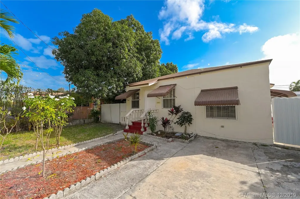 2118 NW 3rd Street Miami FL 33125