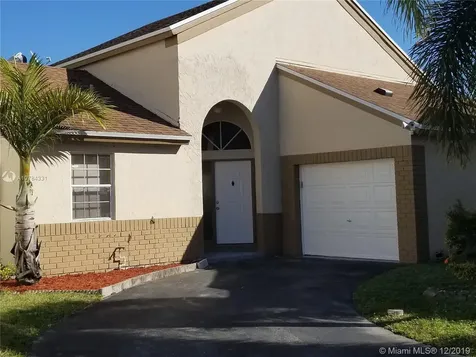 10761 SW 11th Place Davie FL 33324