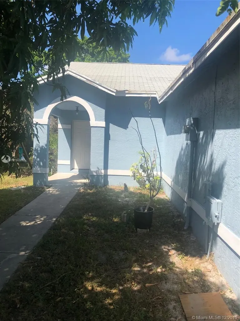7 Ripley Way Boynton Beach FL 33426