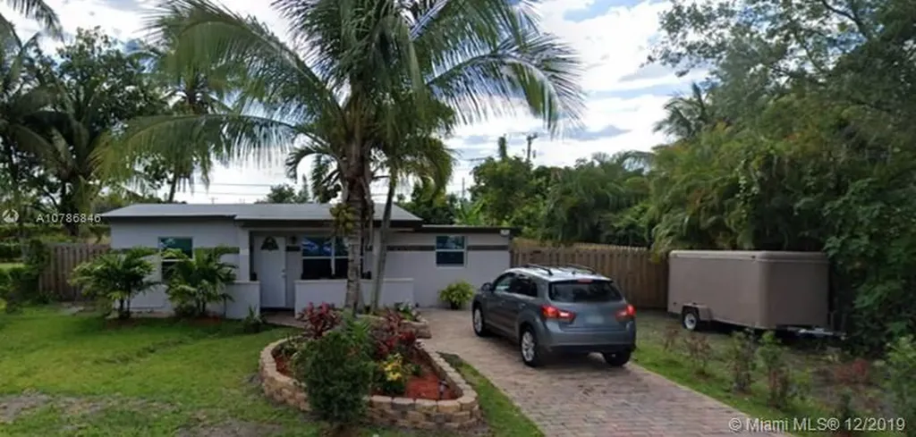 827 S 63rd Avenue Hollywood FL 33023