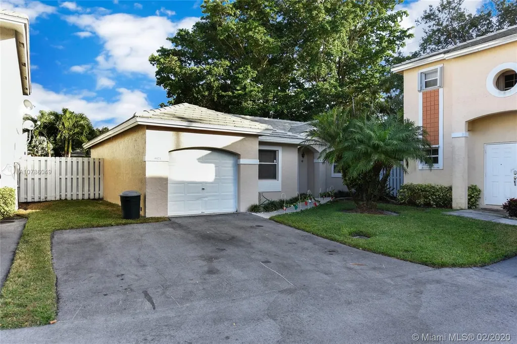 9923 NW 2nd Street Plantation FL 33324