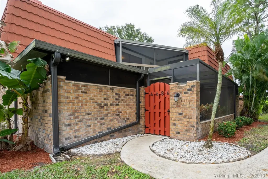 4684 Suburban Pines Drive Lake Worth FL 33463
