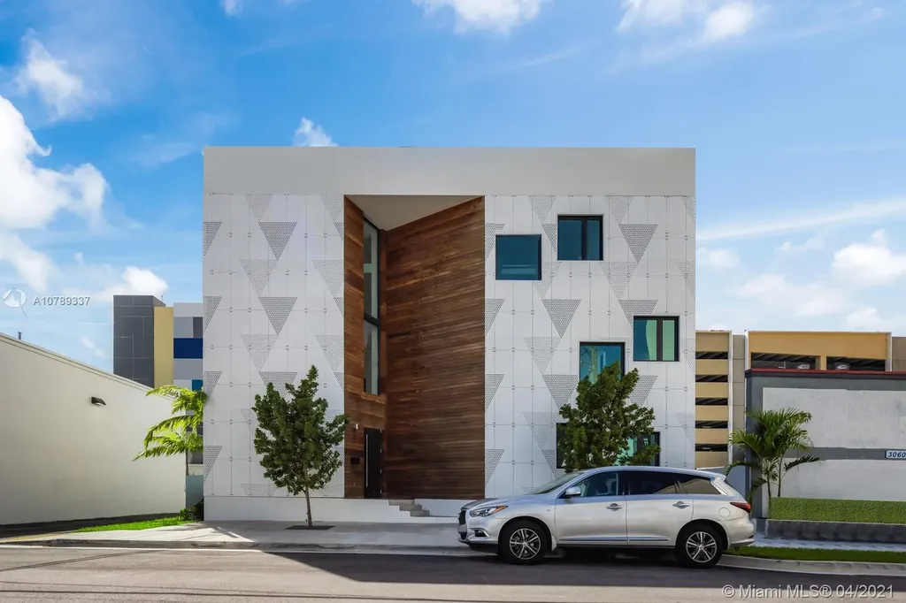 3070 SW 38th Court Miami FL 33146