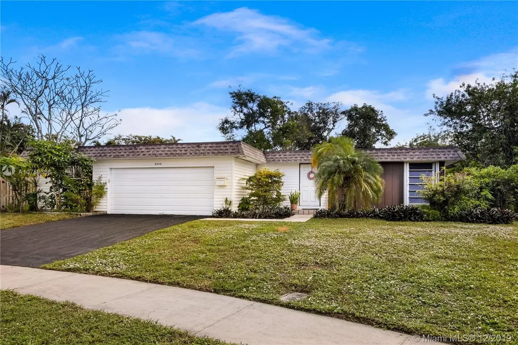 6606 NW 78th Street Tamarac FL 33321