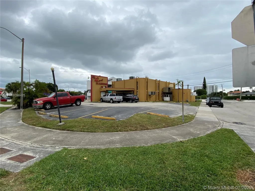2100 NE 123rd Street North Miami FL 33181