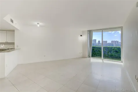 19501 W Country Club Drive Aventura FL 33180