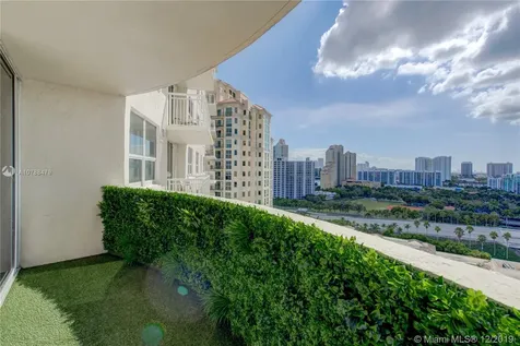 19501 W Country Club Drive Aventura FL 33180