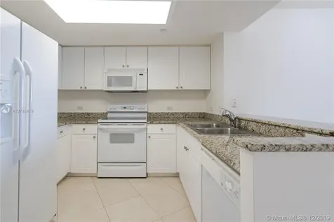 19501 W Country Club Drive Aventura FL 33180