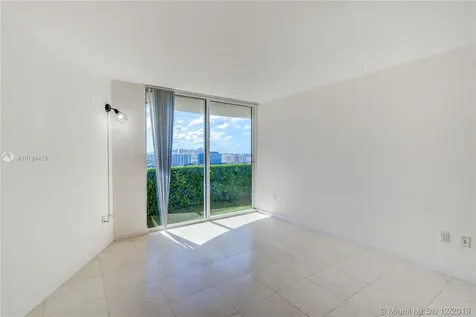 19501 W Country Club Drive Aventura FL 33180