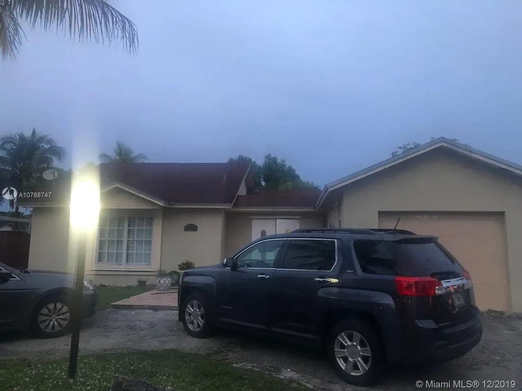 19647 NW 62nd Avenue Hialeah FL 33015