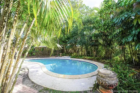 6610 Pershing Street Hollywood FL 33024