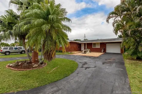 8650 NW 10th Street Pembroke Pines FL 33024