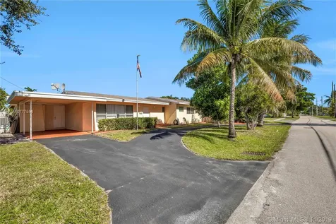 512 SW 5th Street Hallandale Beach FL 33009