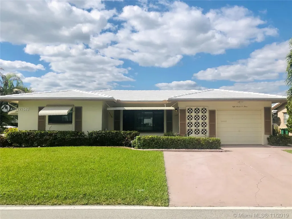 5703 NW 84th Terrace Tamarac FL 33321