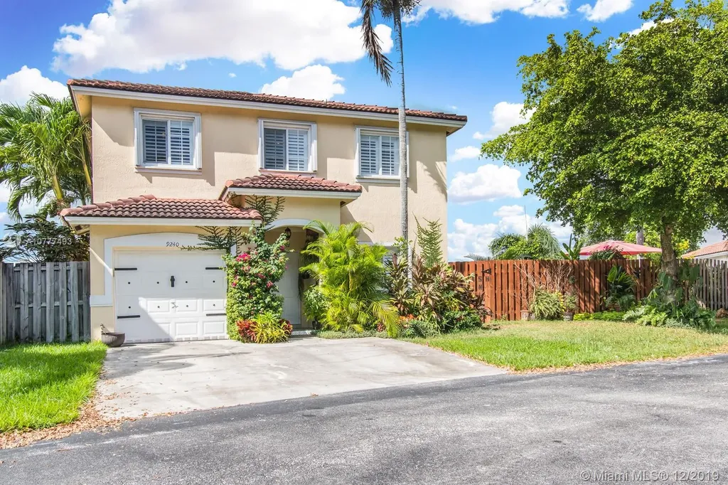 9240 SW 215th Terrace Cutler Bay FL 33189