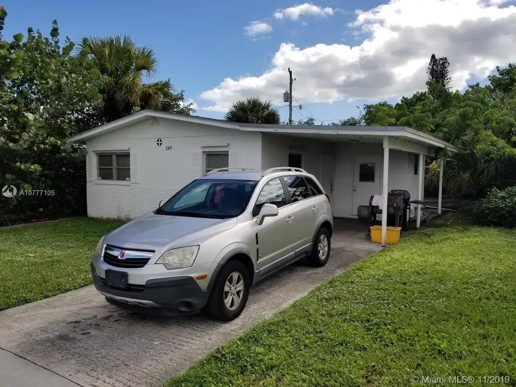 1307 W 24th Street Riviera Beach FL 33404