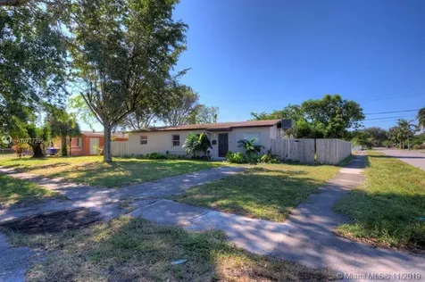 1440 N 70th Way Hollywood FL 33024