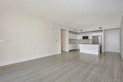 2960 NE 207 Aventura FL 33160