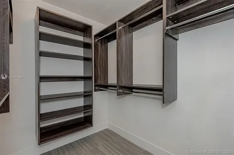 2960 NE 207 Aventura FL 33160