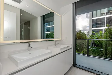 2960 NE 207 Aventura FL 33160