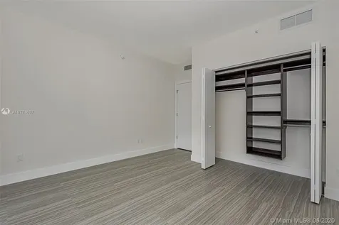 2960 NE 207 Aventura FL 33160